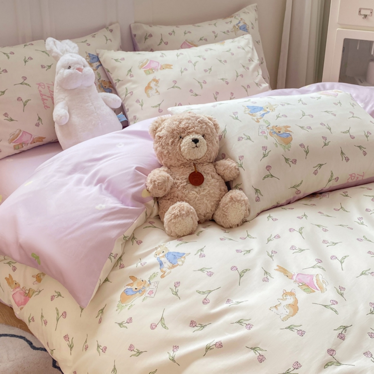 91家纺网 家纺一手货源 找家纺 红日子纺织品 2025新款A类全棉印花单被套 花语萌兔