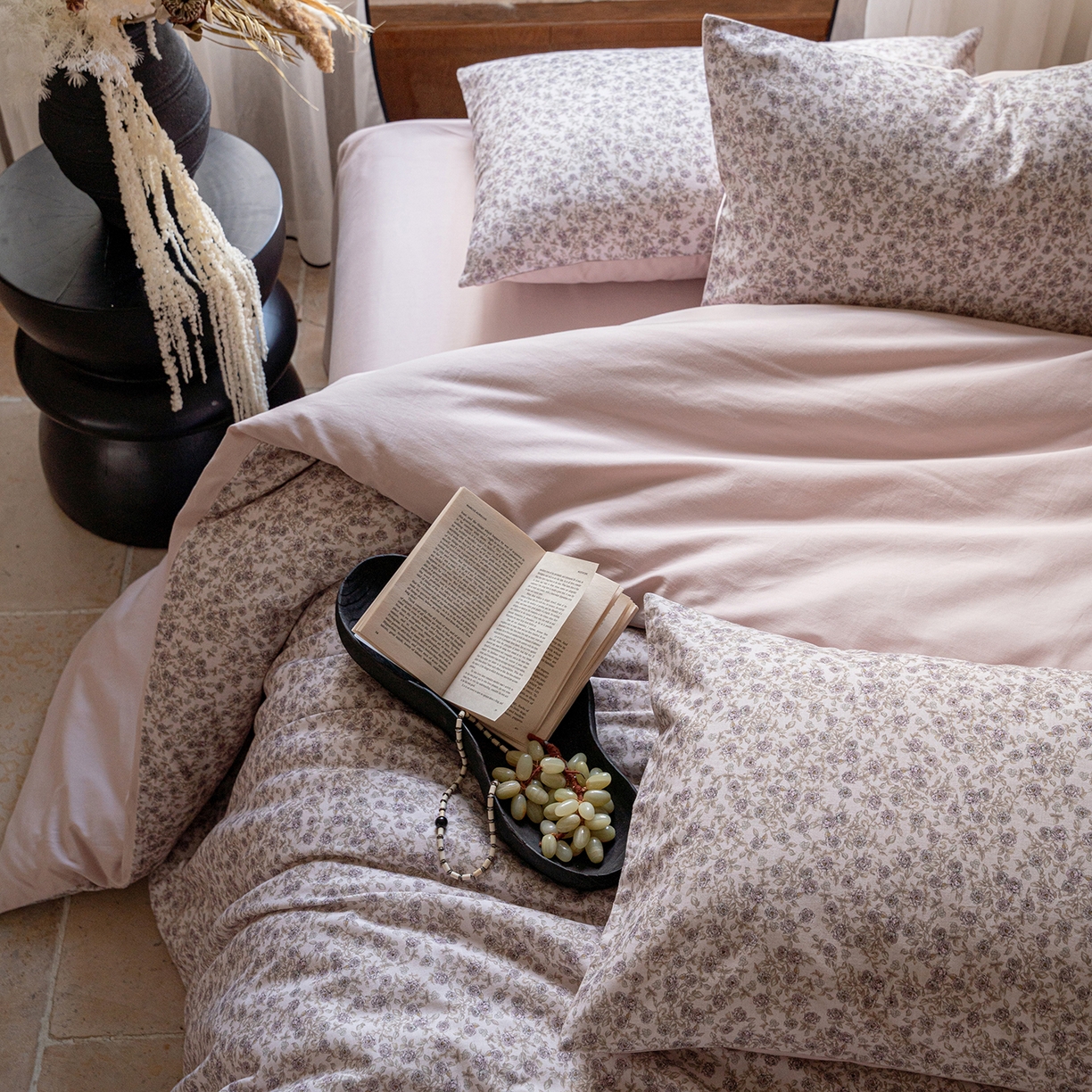 91家纺网 家纺一手货源 找家纺 禾时 2025新款全棉贡缎磨毛数码印花四件套 珑葵-白