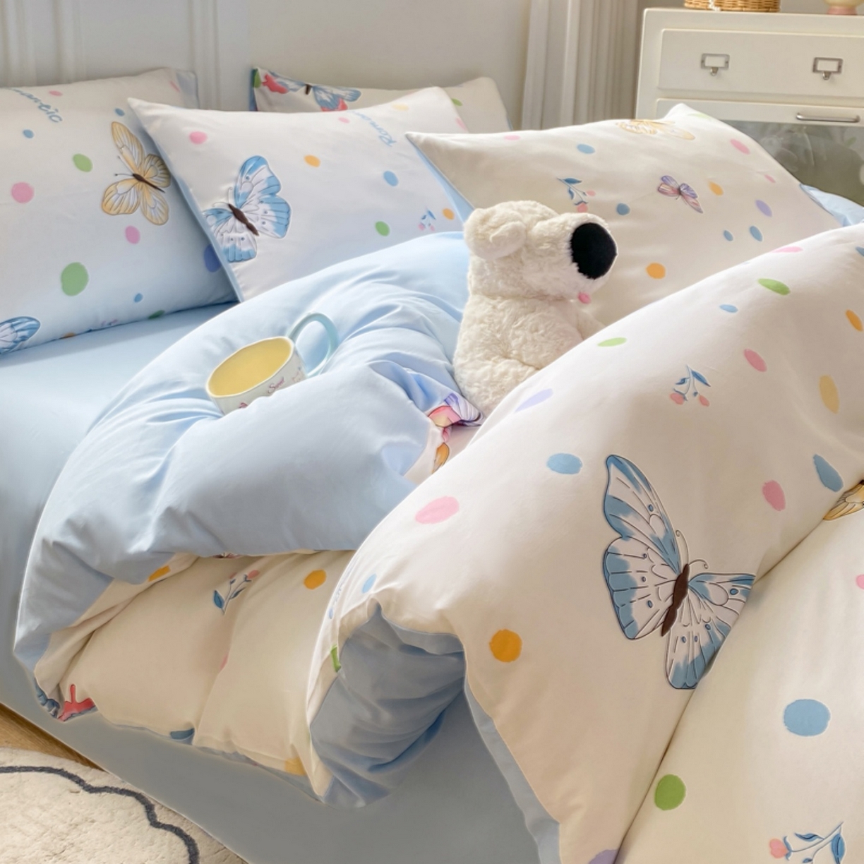 91家纺网 家纺一手货源 找家纺 红日子纺织品 2025新款A类全棉印花单被套 蝶舞