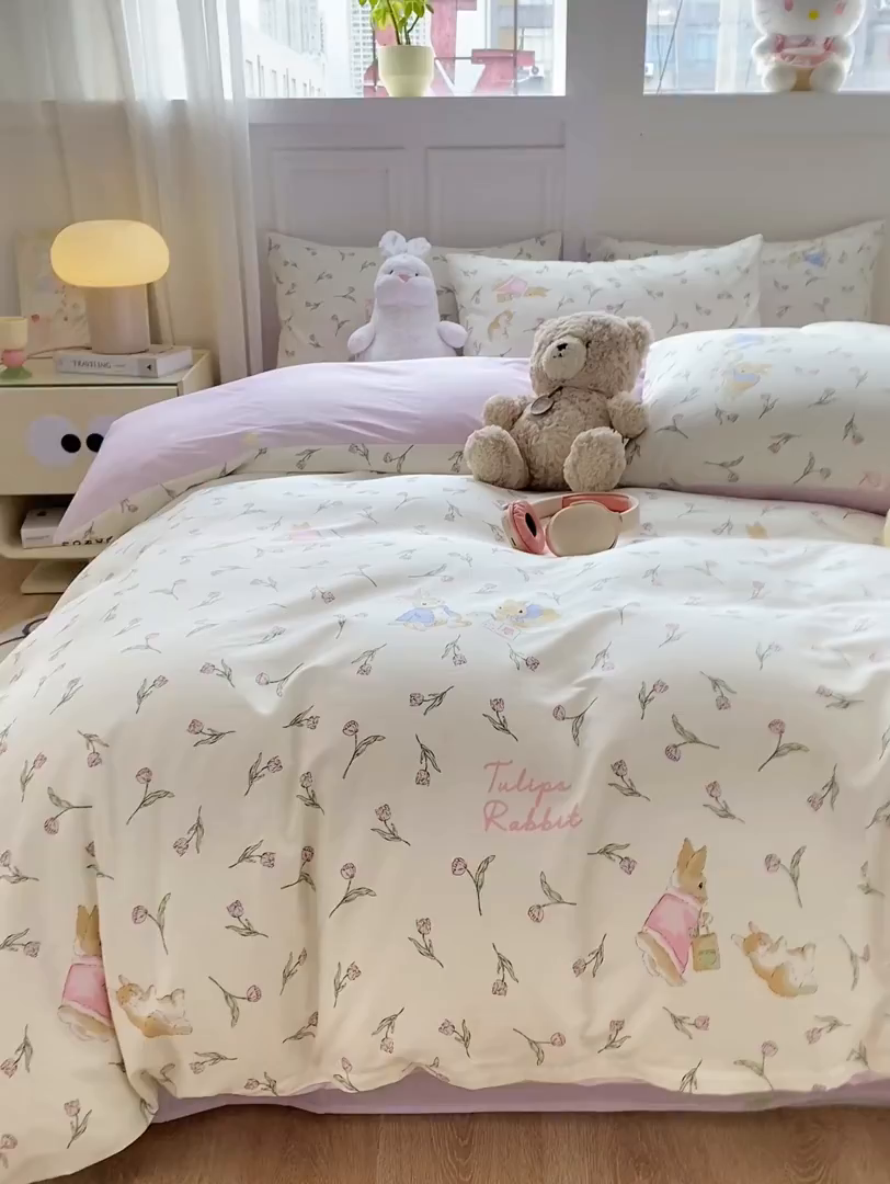 91家纺网 家纺一手货源 找家纺 红日子纺织品 2025新款A类全棉印花单被套 花语萌兔