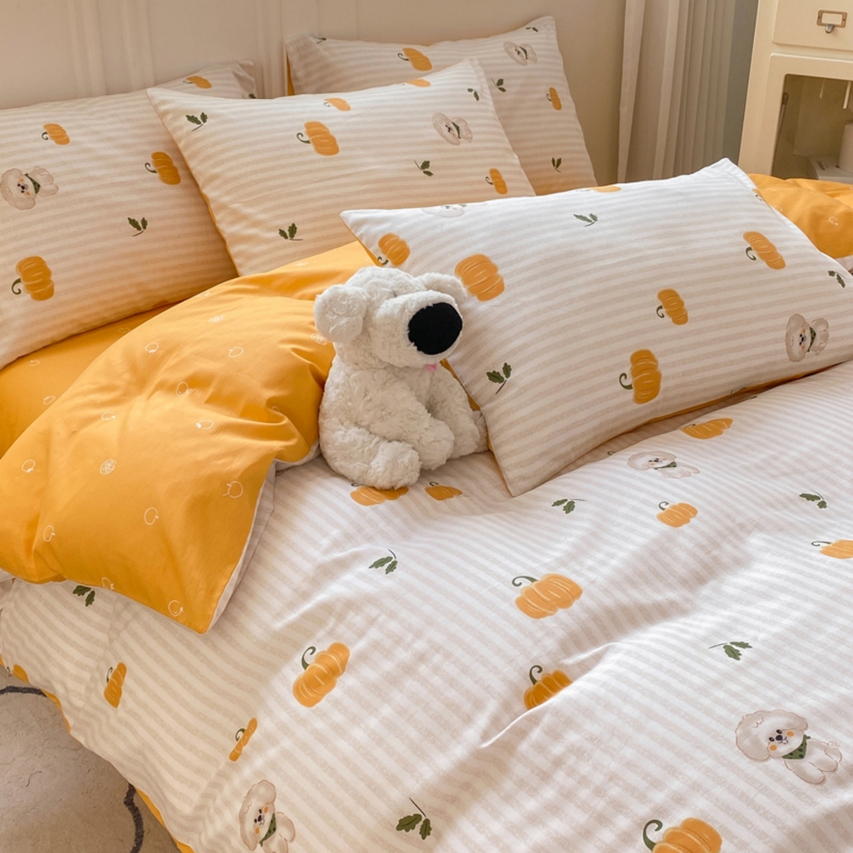 91家纺网 家纺一手货源 找家纺 红日子纺织品 2025新款A类全棉印花单被套 南瓜小狗