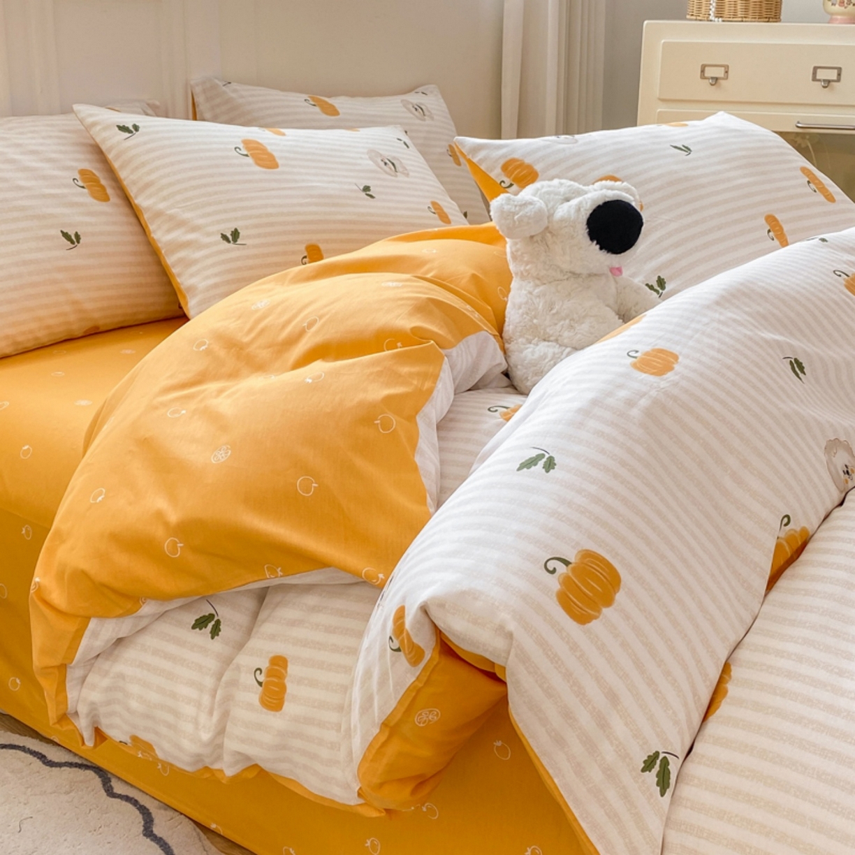 91家纺网 家纺一手货源 找家纺 红日子纺织品 2025新款A类全棉印花单被套 南瓜小狗