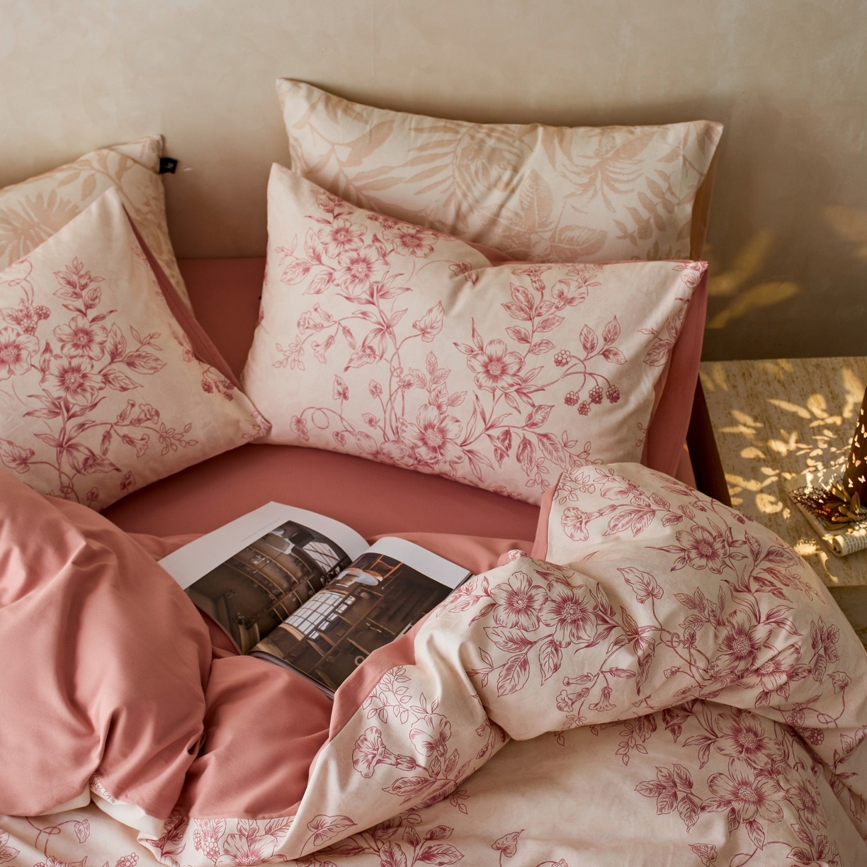 91家纺网 家纺一手货源 找家纺 安莱生活 2025新款A类40支磨毛印花全棉四件套 花禧-红