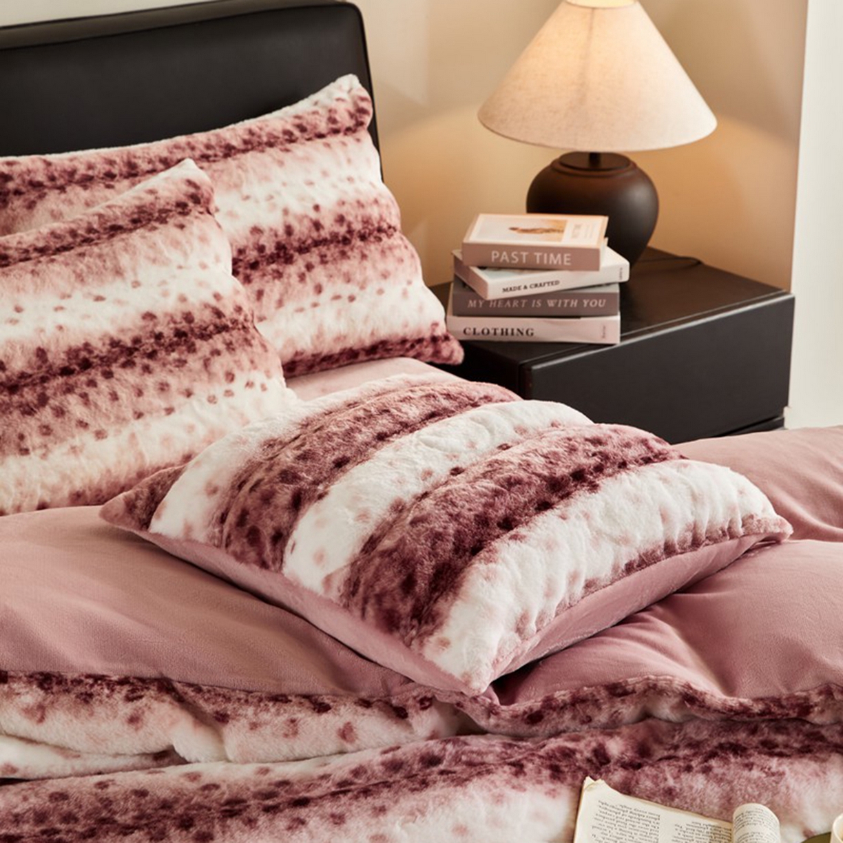 91家纺网 家纺一手货源 找家纺 锦禾穗 2025新款丹麦貂米卡380克兔绒牛奶绒四件套 豆沙色