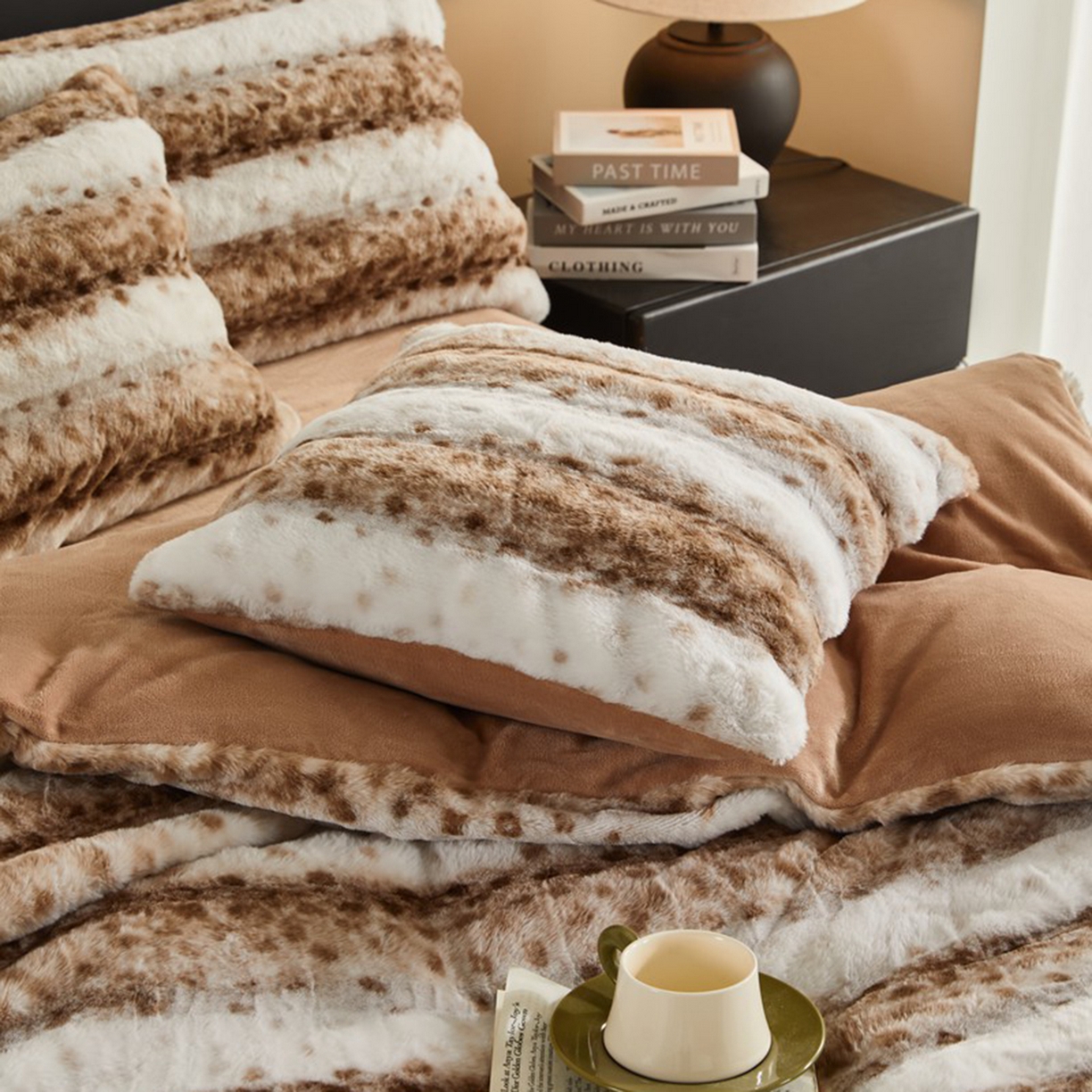 91家纺网 家纺一手货源 找家纺 锦禾穗 2025新款丹麦貂米卡380克兔绒牛奶绒四件套 卡其色