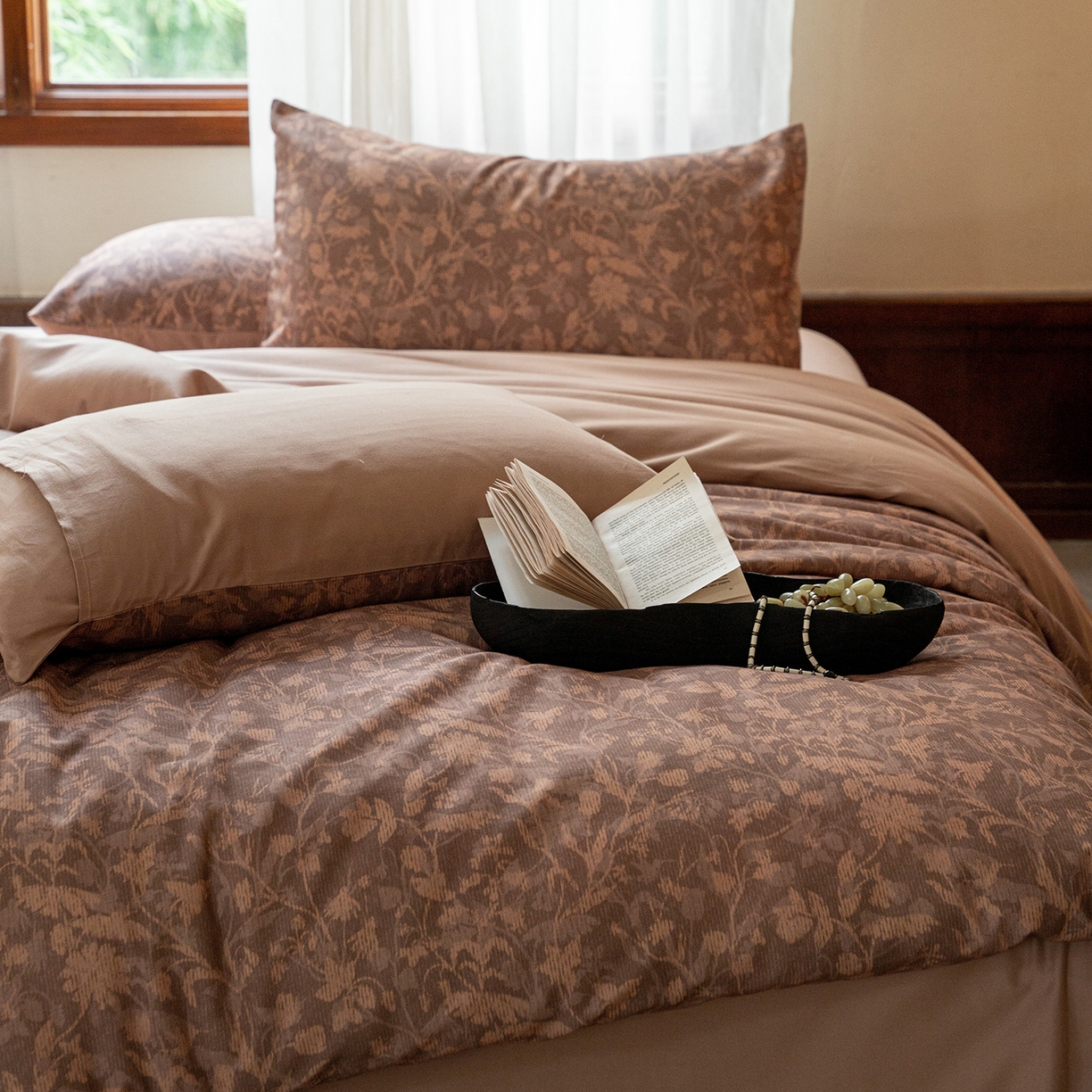 91家纺网 家纺一手货源 找家纺 禾时 2025新款全棉贡缎磨毛数码印花四件套 莳萝-咖