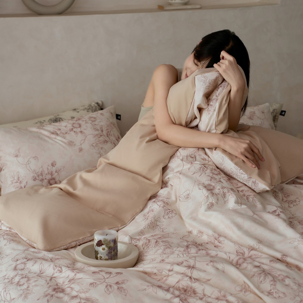 91家纺网 家纺一手货源 找家纺 安莱生活 2025新款A类40支磨毛印花全棉四件套 花禧-咖