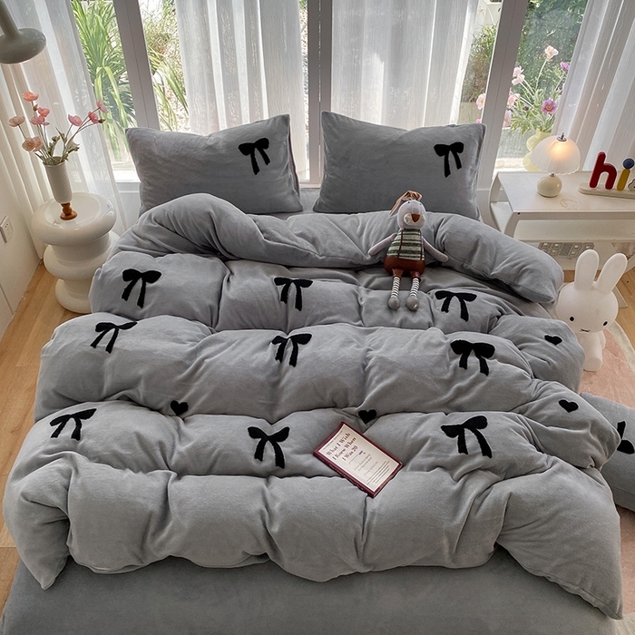 91家纺网 家纺一手货源 找家纺 （总）茉礼 2025新款心动蝴蝶结A类加厚牛奶绒四件套毛巾绣四件套