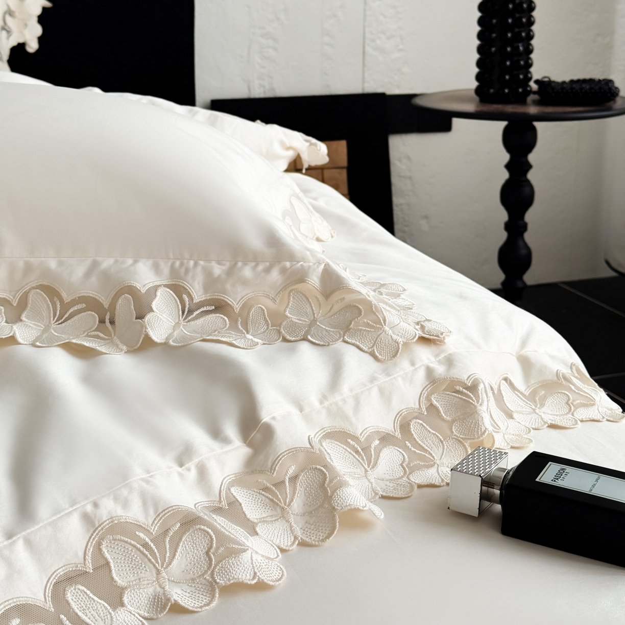 91家纺网 家纺一手货源 找家纺 （总）若未家居 LOVEWE HOUSE 2025新款50S长绒棉意式镂空轻奢蝴蝶四件套-爱蝶飞