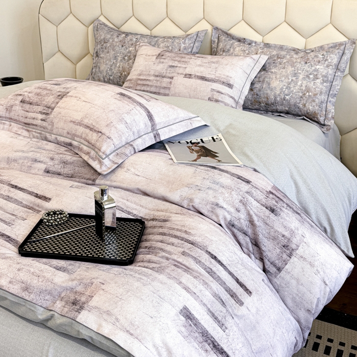 91家纺网 家纺一手货源 找家纺 2025年新款全棉长绒棉数码印花四件套 细闪画沙-咖