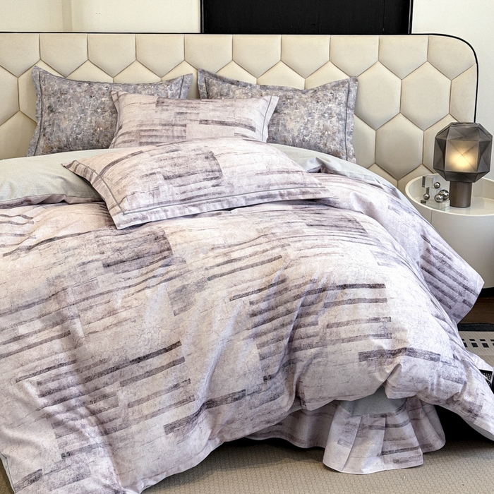 91家纺网 家纺一手货源 找家纺 2025年新款全棉长绒棉数码印花四件套 细闪画沙-咖