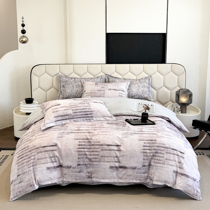 91家纺网 家纺一手货源 找家纺 2025年新款全棉长绒棉数码印花四件套 细闪画沙-咖