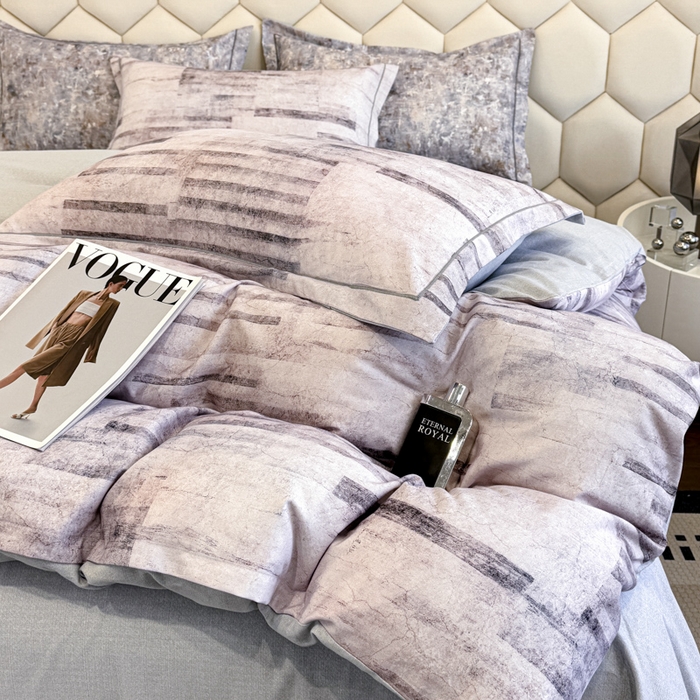 91家纺网 家纺一手货源 找家纺 2025年新款全棉长绒棉数码印花四件套 细闪画沙-咖