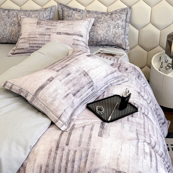 91家纺网 家纺一手货源 找家纺 2025年新款全棉长绒棉数码印花四件套 细闪画沙-咖