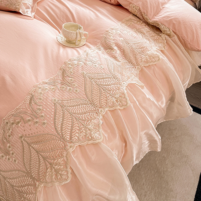 91家纺网 家纺一手货源 找家纺 罗艺轩 2025新款全棉纯棉蕾丝刺绣琉璃床裙四件套（1.5m控价288起、1.8m控价293起、1.8m加大控价303起、1.8*2.2m控价298起、1.8*2.2m加大控价308起、2.0m控价3