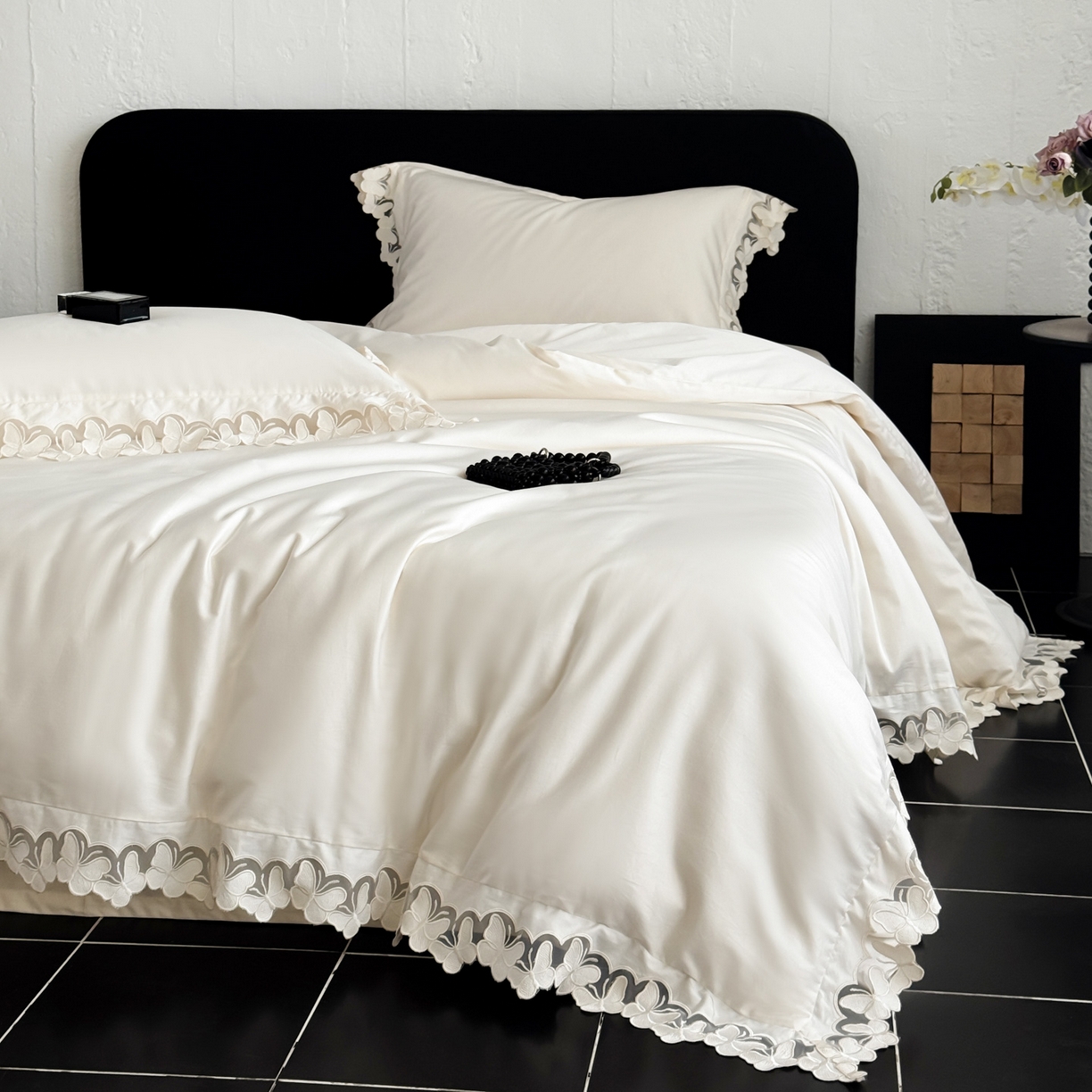 91家纺网 家纺一手货源 找家纺 若未家居 LOVEWE HOUSE 2025新款50S长绒棉意式镂空轻奢蝴蝶四件套-爱蝶飞 蝶飞 白