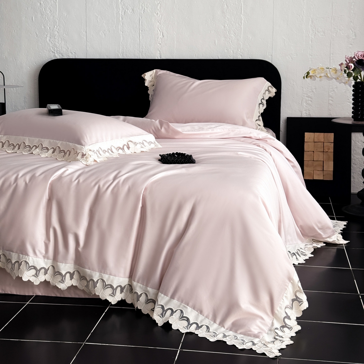 91家纺网 家纺一手货源 找家纺 若未家居 LOVEWE HOUSE 2025新款50S长绒棉意式镂空轻奢蝴蝶四件套-爱蝶飞 蝶飞 粉