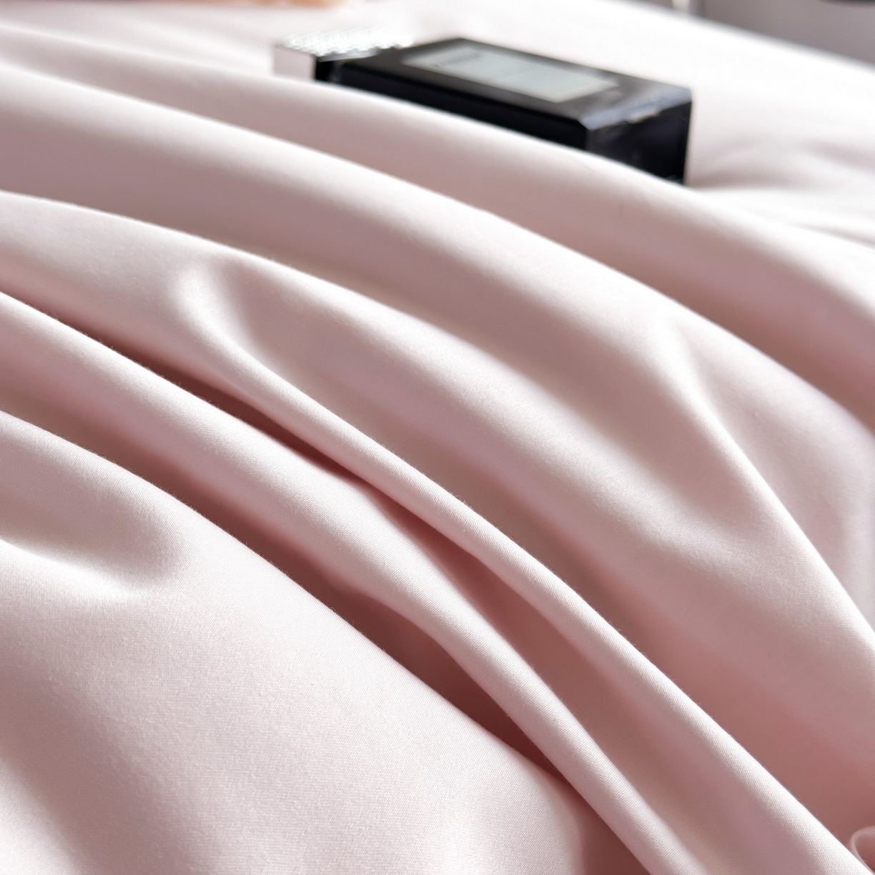 91家纺网 家纺一手货源 找家纺 若未家居 LOVEWE HOUSE 2025新款50S长绒棉意式镂空轻奢蝴蝶四件套-爱蝶飞 蝶飞 粉