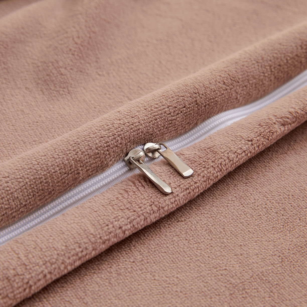 91家纺网 家纺一手货源 找家纺 锦禾穗 2025新款240克全消光母婴A类牛奶绒刺绣四件套-莫妮 卡其色