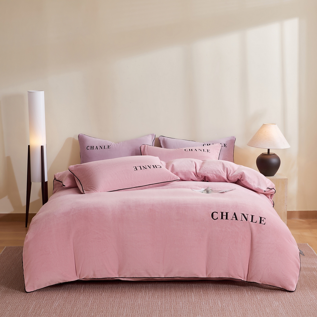 锦禾穗 2025新款240克全消光母婴A类牛奶绒刺绣四件套-莫妮 粉色