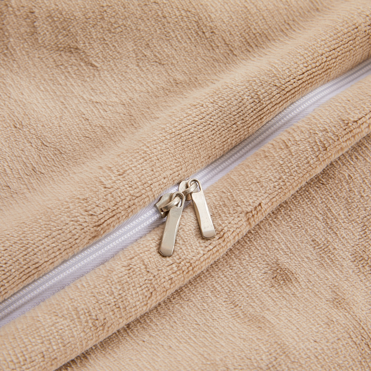 91家纺网 家纺一手货源 找家纺 锦禾穗 2025新款240克全消光母婴A类牛奶绒刺绣四件套-莫妮 米白色