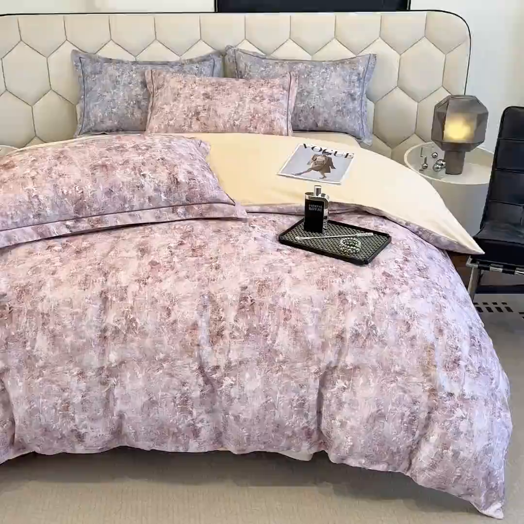 91家纺网 家纺一手货源 找家纺 2025年新款全棉长绒棉数码印花四件套 淡雅清风-粉