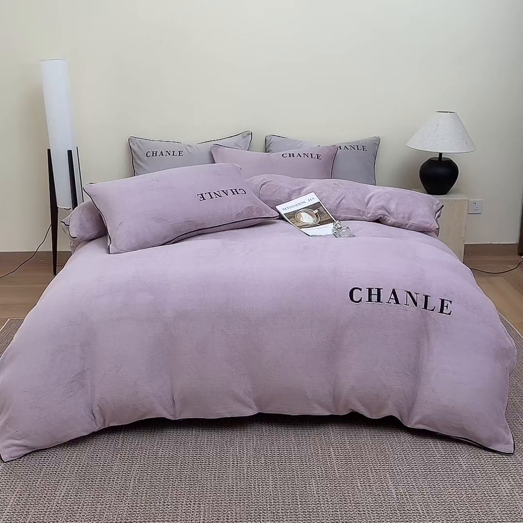 91家纺网 家纺一手货源 找家纺 锦禾穗 2025新款240克全消光母婴A类牛奶绒刺绣四件套-莫妮 紫色