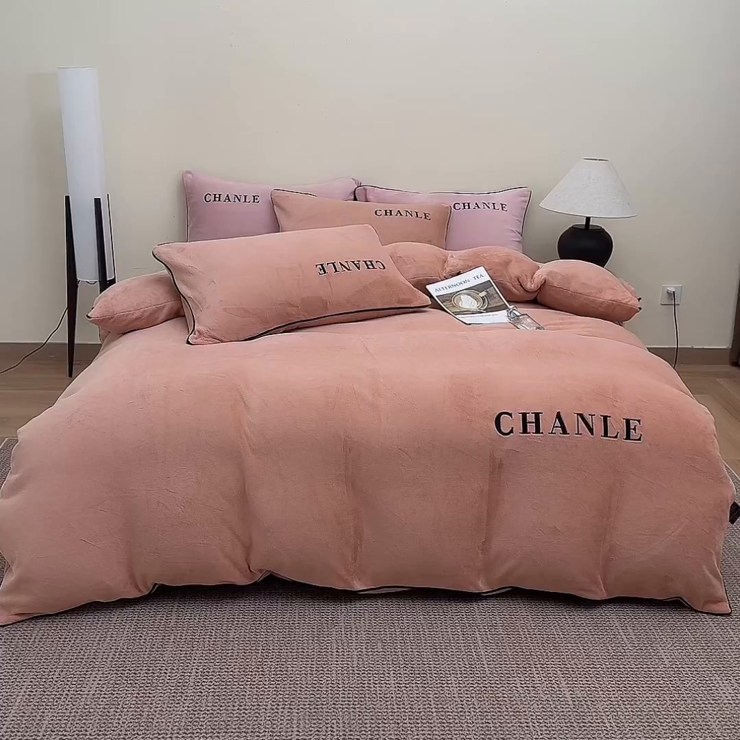 91家纺网 家纺一手货源 找家纺 锦禾穗 2025新款240克全消光母婴A类牛奶绒刺绣四件套-莫妮 橘色