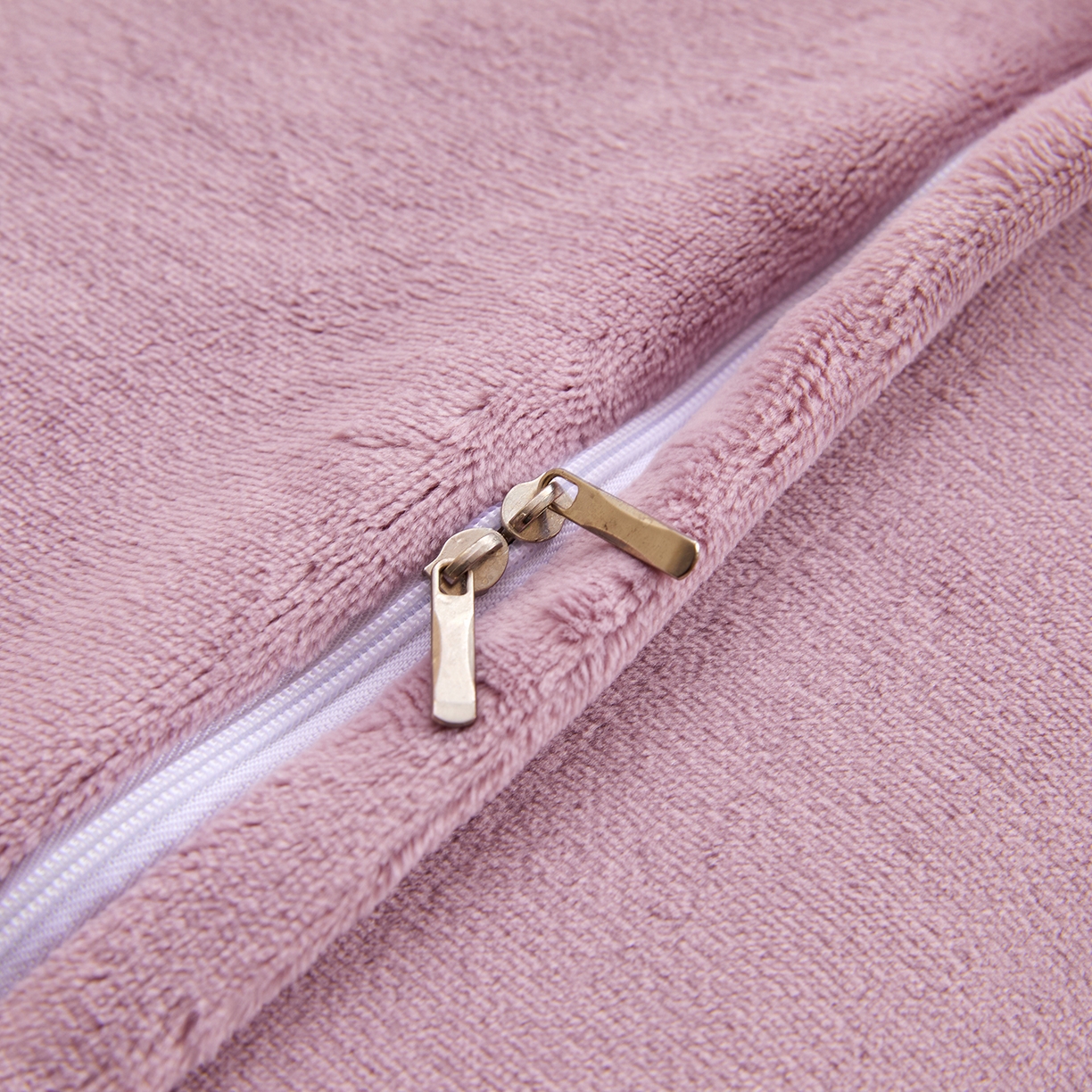 91家纺网 家纺一手货源 找家纺 锦禾穗 2025新款240克全消光母婴A类牛奶绒刺绣四件套-莫妮 紫色