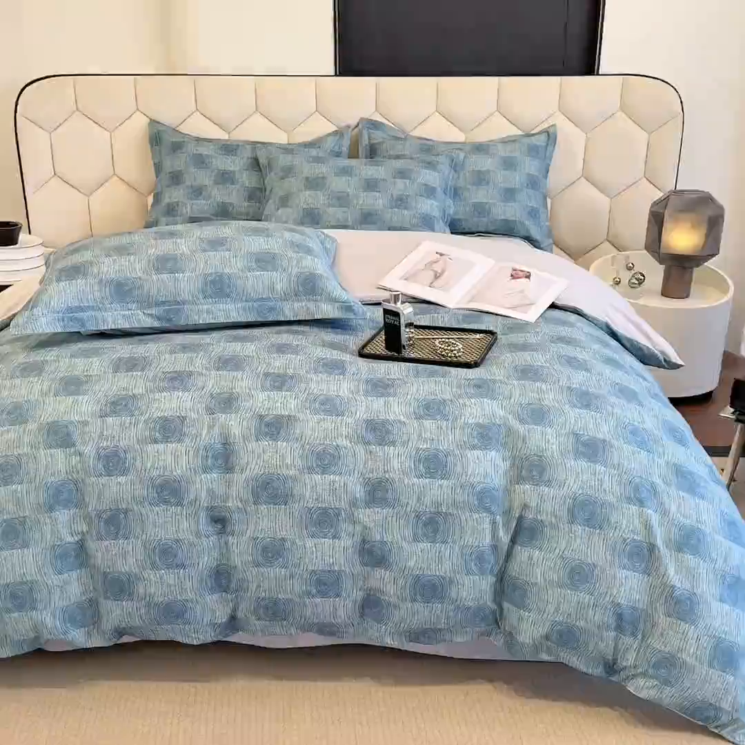 91家纺网 家纺一手货源 找家纺 2025年新款全棉长绒棉数码印花四件套 菲尔顿-蓝