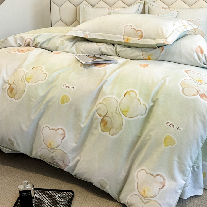 91家纺网 家纺一手货源 找家纺 2025年新款全棉长绒棉数码印花四件套 童话入梦-绿