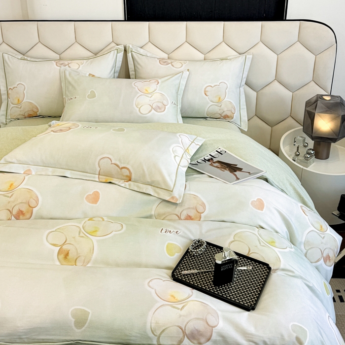 91家纺网 家纺一手货源 找家纺 2025年新款全棉长绒棉数码印花四件套 童话入梦-绿