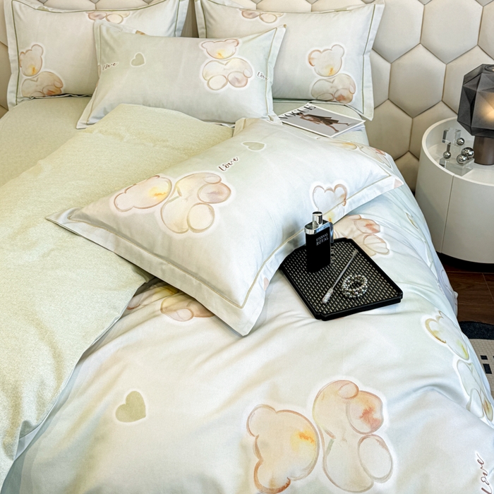 91家纺网 家纺一手货源 找家纺 2025年新款全棉长绒棉数码印花四件套 童话入梦-绿