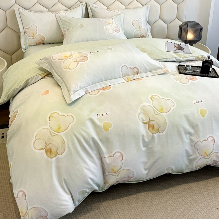 91家纺网 家纺一手货源 找家纺 2025年新款全棉长绒棉数码印花四件套 童话入梦-绿