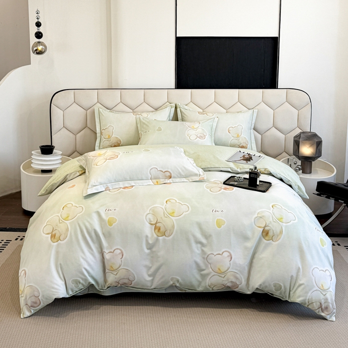 91家纺网 家纺一手货源 找家纺 2025年新款全棉长绒棉数码印花四件套 童话入梦-绿