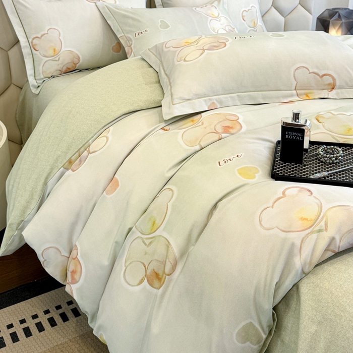 91家纺网 家纺一手货源 找家纺 2025年新款全棉长绒棉数码印花四件套 童话入梦-绿