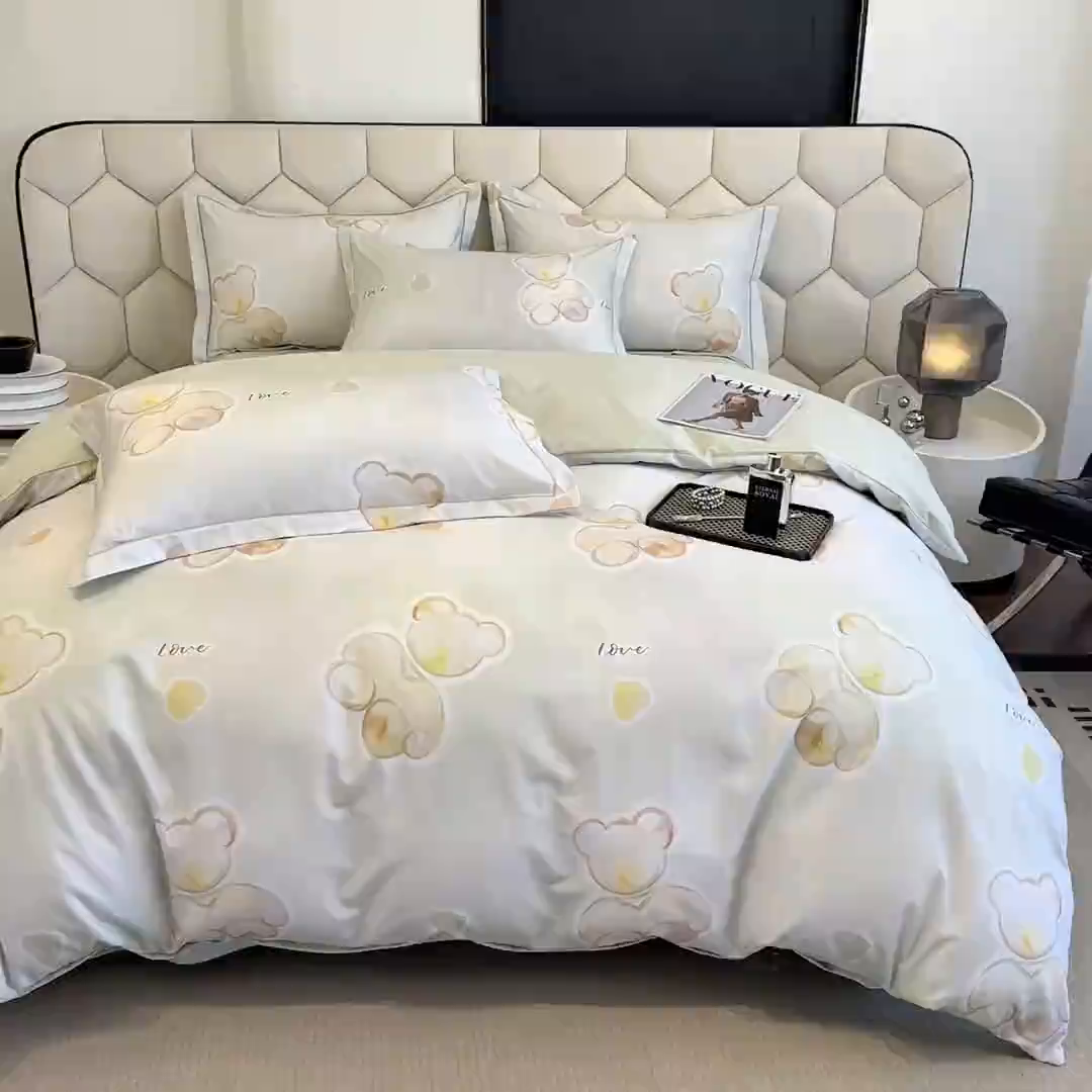 91家纺网 家纺一手货源 找家纺 2025年新款全棉长绒棉数码印花四件套 童话入梦-绿