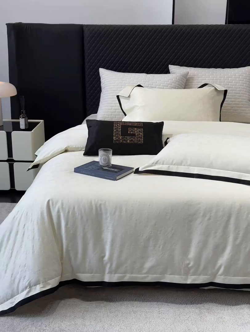 91家纺网 家纺一手货源 找家纺 若未家居 LOVEWE HOUSE 2025新款50S长绒棉提花轻奢撞色小黑边工艺四件套- 繁星 奶酪色