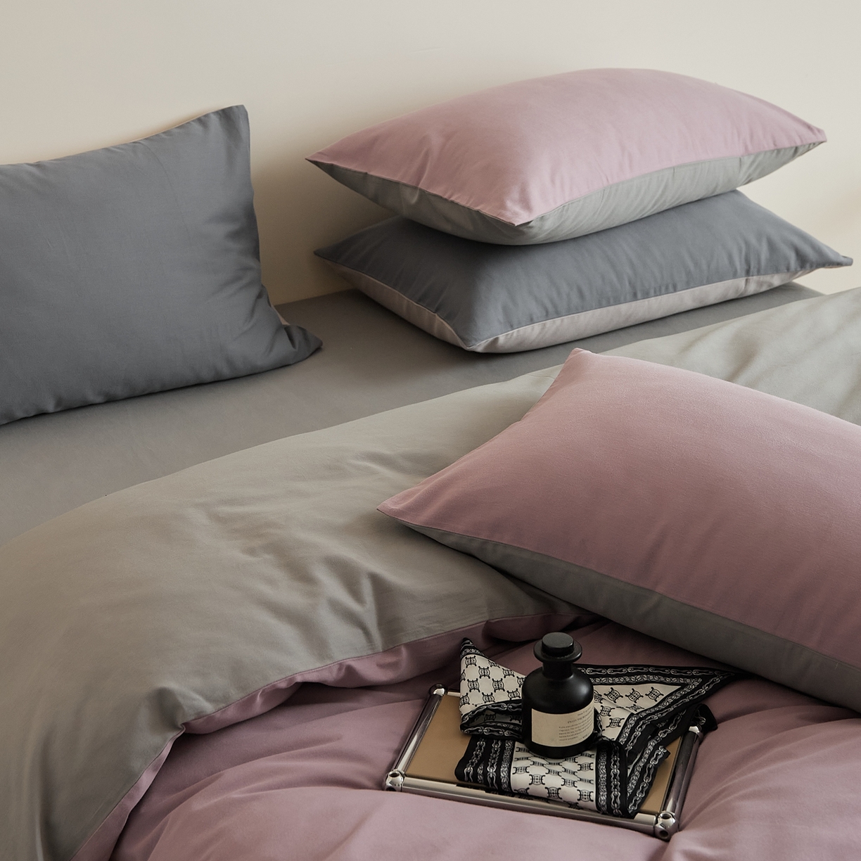 91家纺网 家纺一手货源 找家纺 禾时 2025新款A类全棉纯棉贡缎磨毛双拼色四件套 紫调