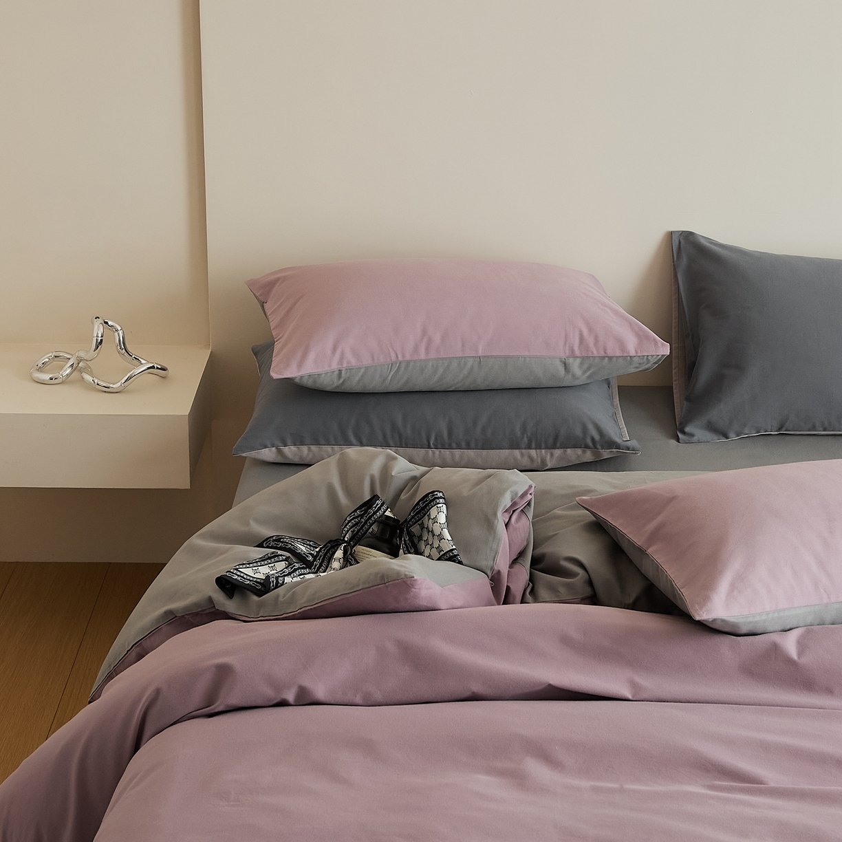 91家纺网 家纺一手货源 找家纺 禾时 2025新款A类全棉纯棉贡缎磨毛双拼色四件套 紫调