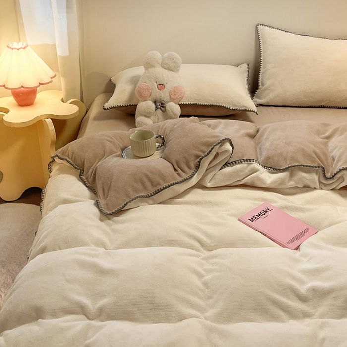 91家纺网 家纺一手货源 找家纺 ab家纺 2025新款贝壳边消光牛奶绒四件套 米白