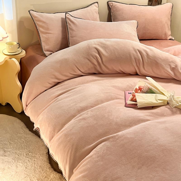 91家纺网 家纺一手货源 找家纺 ab家纺 2025新款贝壳边消光牛奶绒四件套 浅粉