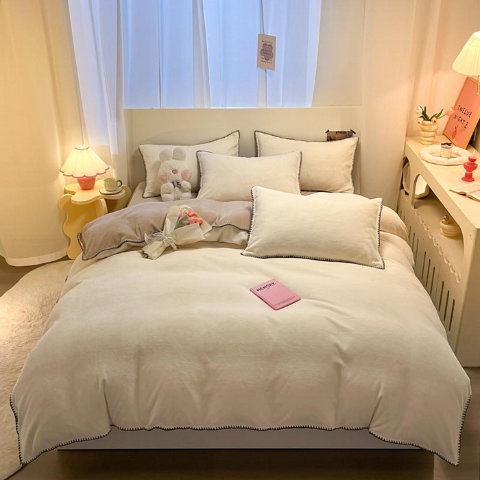 91家纺网 家纺一手货源 找家纺 ab家纺 2025新款贝壳边消光牛奶绒四件套 米白