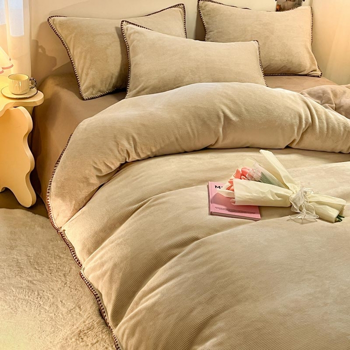 91家纺网 家纺一手货源 找家纺 ab家纺 2025新款贝壳边消光牛奶绒四件套 米灰