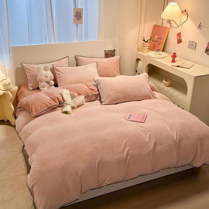 91家纺网 家纺一手货源 找家纺 ab家纺 2025新款贝壳边消光牛奶绒四件套 浅粉