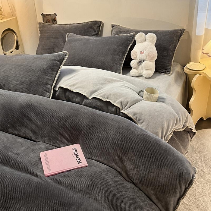 91家纺网 家纺一手货源 找家纺 ab家纺 2025新款贝壳边消光牛奶绒四件套 灰色