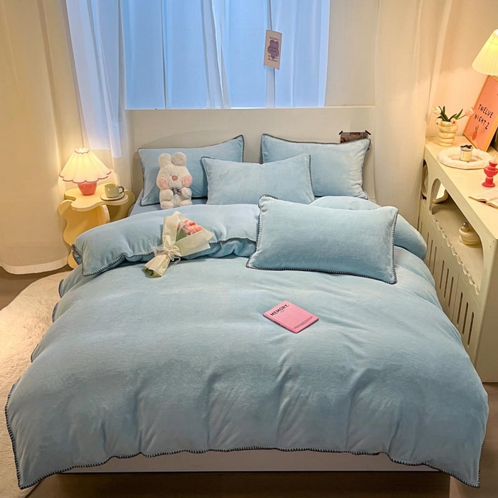 91家纺网 家纺一手货源 找家纺 ab家纺 2025新款贝壳边消光牛奶绒四件套 浅兰