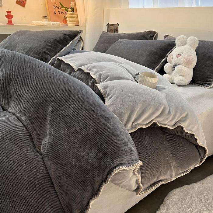 91家纺网 家纺一手货源 找家纺 ab家纺 2025新款贝壳边消光牛奶绒四件套 灰色