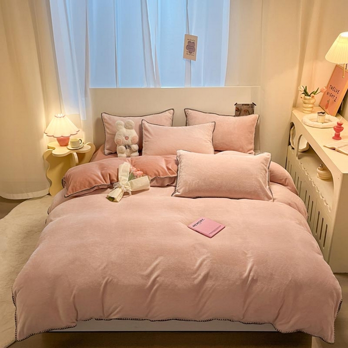 91家纺网 家纺一手货源 找家纺 ab家纺 2025新款贝壳边消光牛奶绒四件套 浅粉