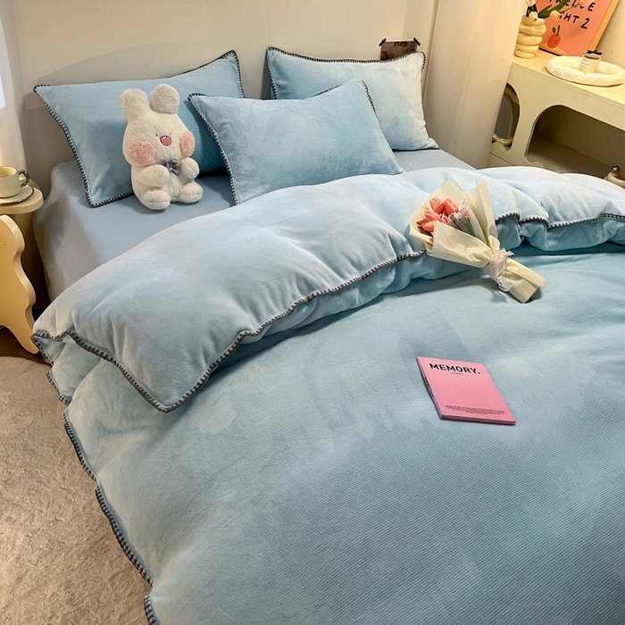 91家纺网 家纺一手货源 找家纺 ab家纺 2025新款贝壳边消光牛奶绒四件套 浅兰